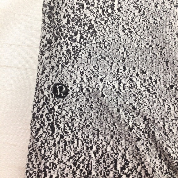 ๐SOLD๐ Lululemon Women's Black + White Static Print Joggers 12 - Picture 4 of 5